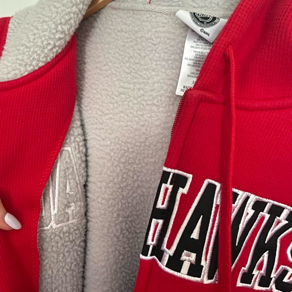 Blackhawks Official NHL Thick Zip Up Men’s Size M - Picture 4 of 6